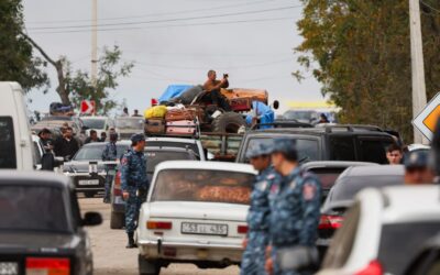 Thousands flee as Armenia warns of ethnic cleansing