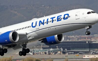 United Airlines pilots approve contract with up to 40% raises