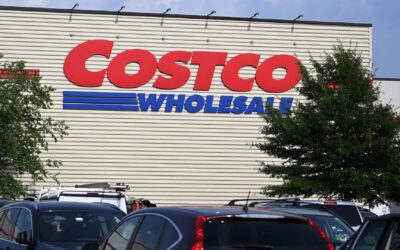 Costco CEO Craig Jelinek to step down. COO Ron Vachris will take over