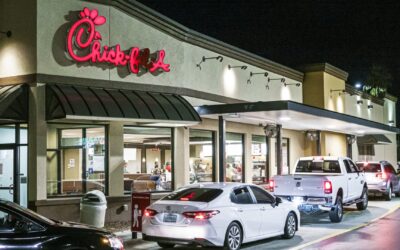 Fast-food drive-thru lanes speed up as fewer drivers wait in line