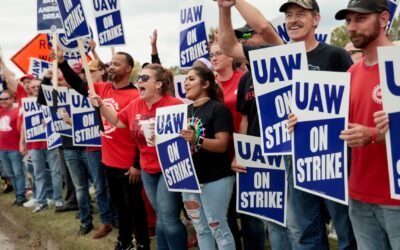 GM, UAW may be near labor deal after negotiating session