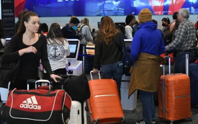 Thanksgiving air travel set for records in test for airlines