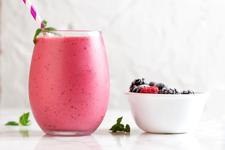 Recipe: Vanilla Mixed Berry Smoothie