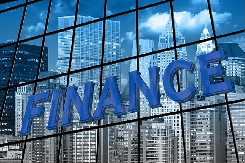 Trillion Dollar Titans In Focus :: InvestMacro