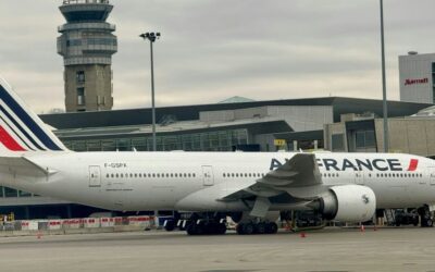Air France-KLM sinks to fourth quarter loss, IAG posts record profit