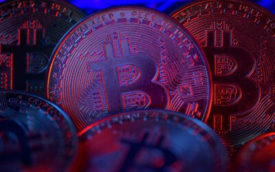 Bitcoin rises, trading at $62,000 to cap a winning month