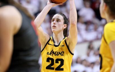 Why Caitlin Clark could make more money staying in college â instead of the WNBA