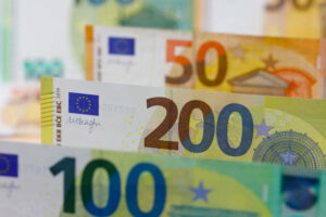 EURUSD Extends Gains as Euro Services PMIs Improve