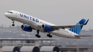 United Airlines raises requirements to earn frequent flyer status