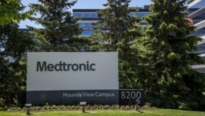 Beverly Hills surgeon sues Medtronic for patent infringement