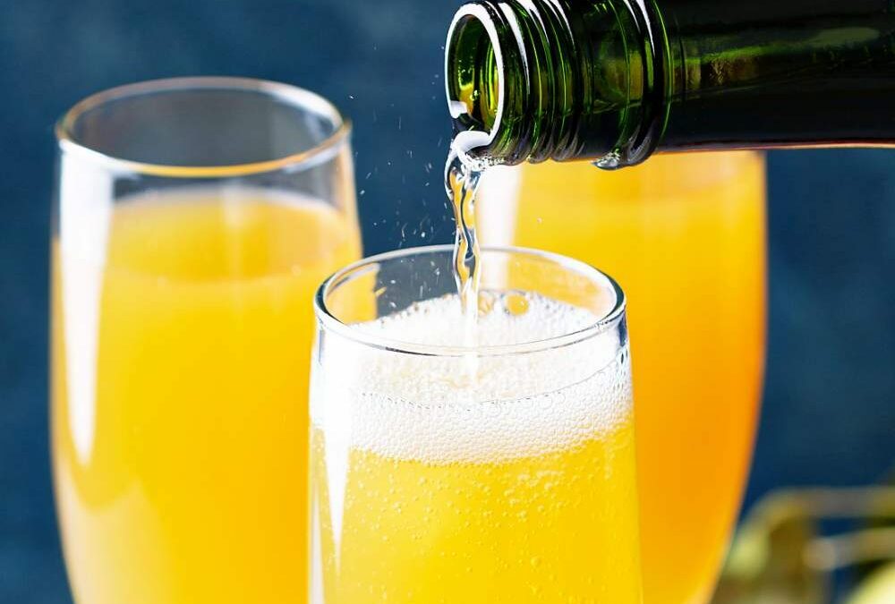 Easy Caramel Apple Cider Mimosas