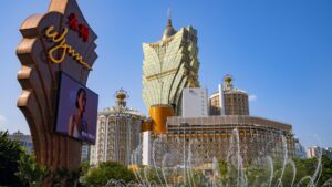 Landry CEO Fertitta becomes Wynn Resorts largest individual shareholder