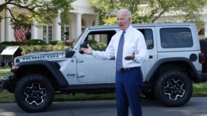 Trumps transition team aims to kill Biden EV tax credit