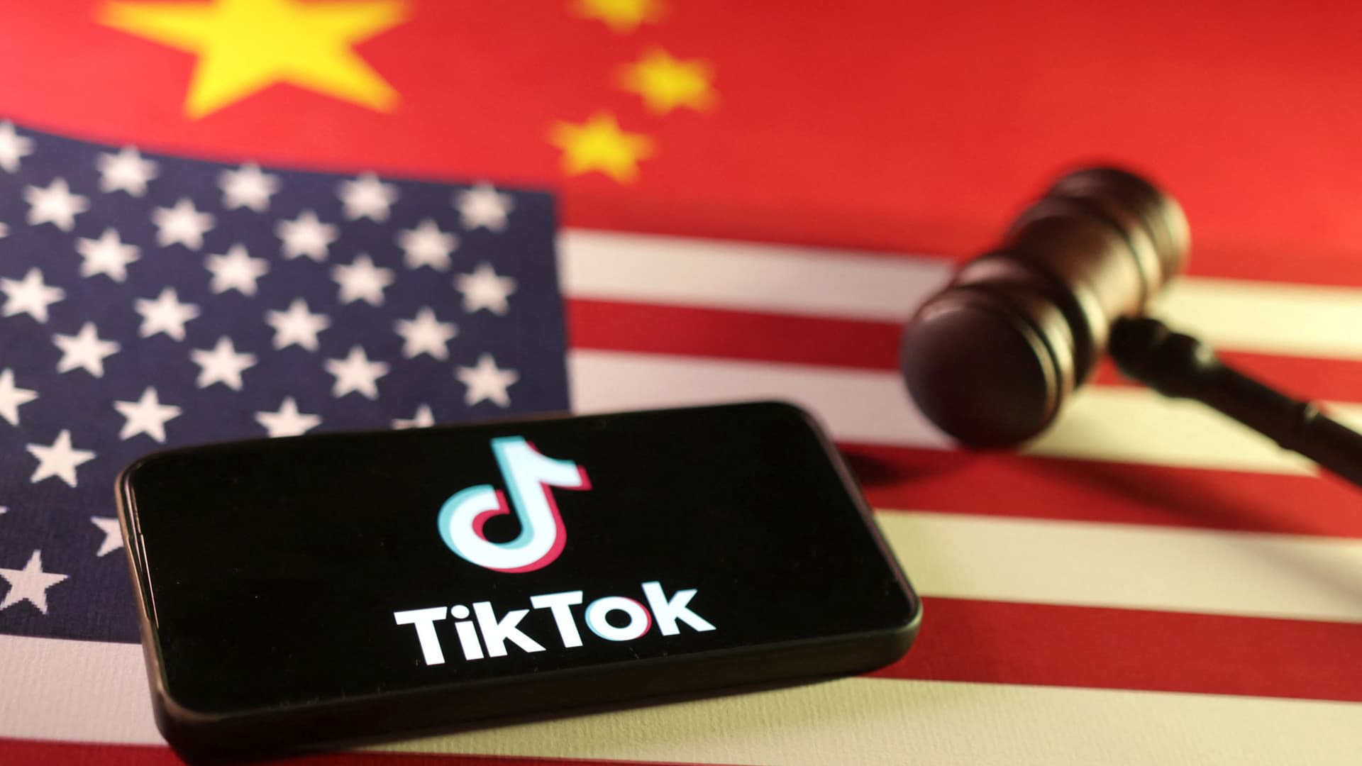 As TikTok faces US ban Chinas RedNote tops Apple app