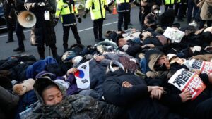 South Korean guards prevent arrest of impeached Yoon Suk Yeol