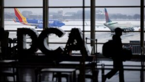 Winter storm disrupts thousands of US flights