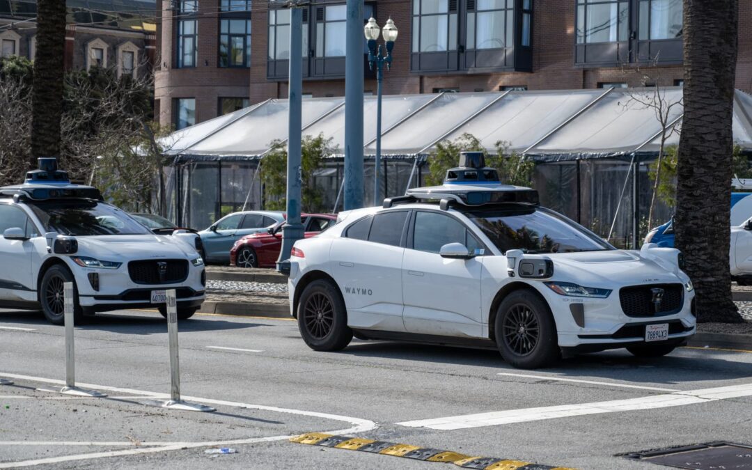 Waymo expands its robotaxi service in the San Francisco Bay Area