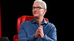 Apple bounces 3 after worst losing streak since 2000