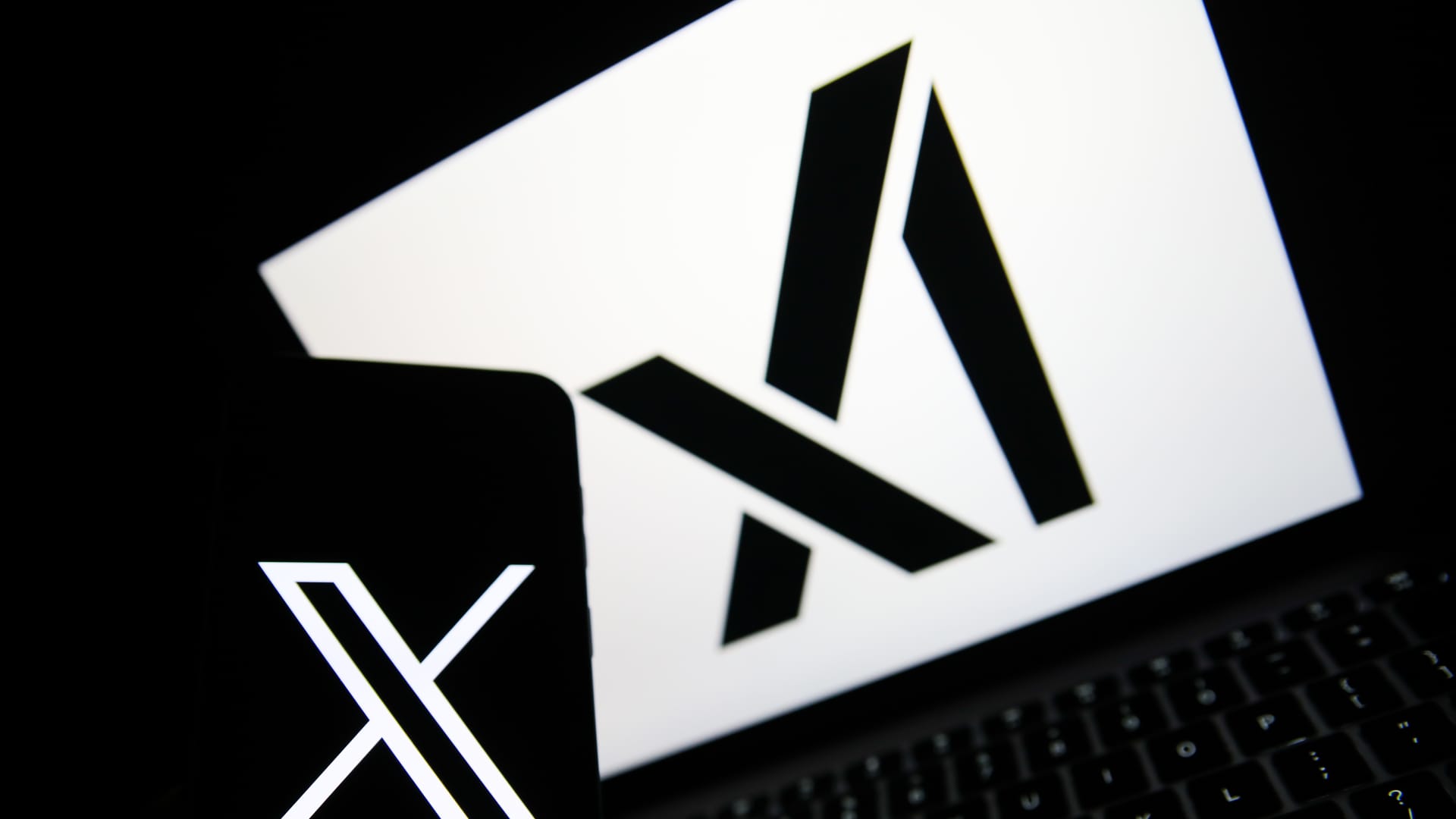 Elon Musks xAI Holdings in talks to raise 20 billion