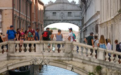 International tourists to U.S. fall, but Americans keep going abroad