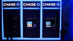 JPMorgan Chase infinite money glitch Bank sues more customers