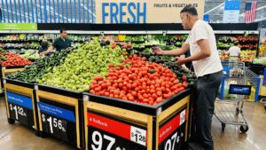 More Americans buy groceries with buy now pay later loans