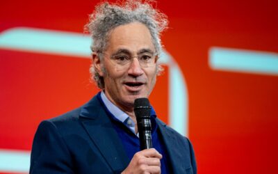 Palantir is soaring while its tech peers are sinking. Here’s why