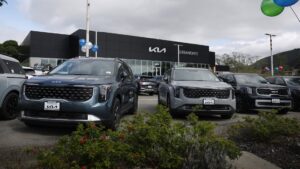 US vehicle supply falls amid tariff fear buying