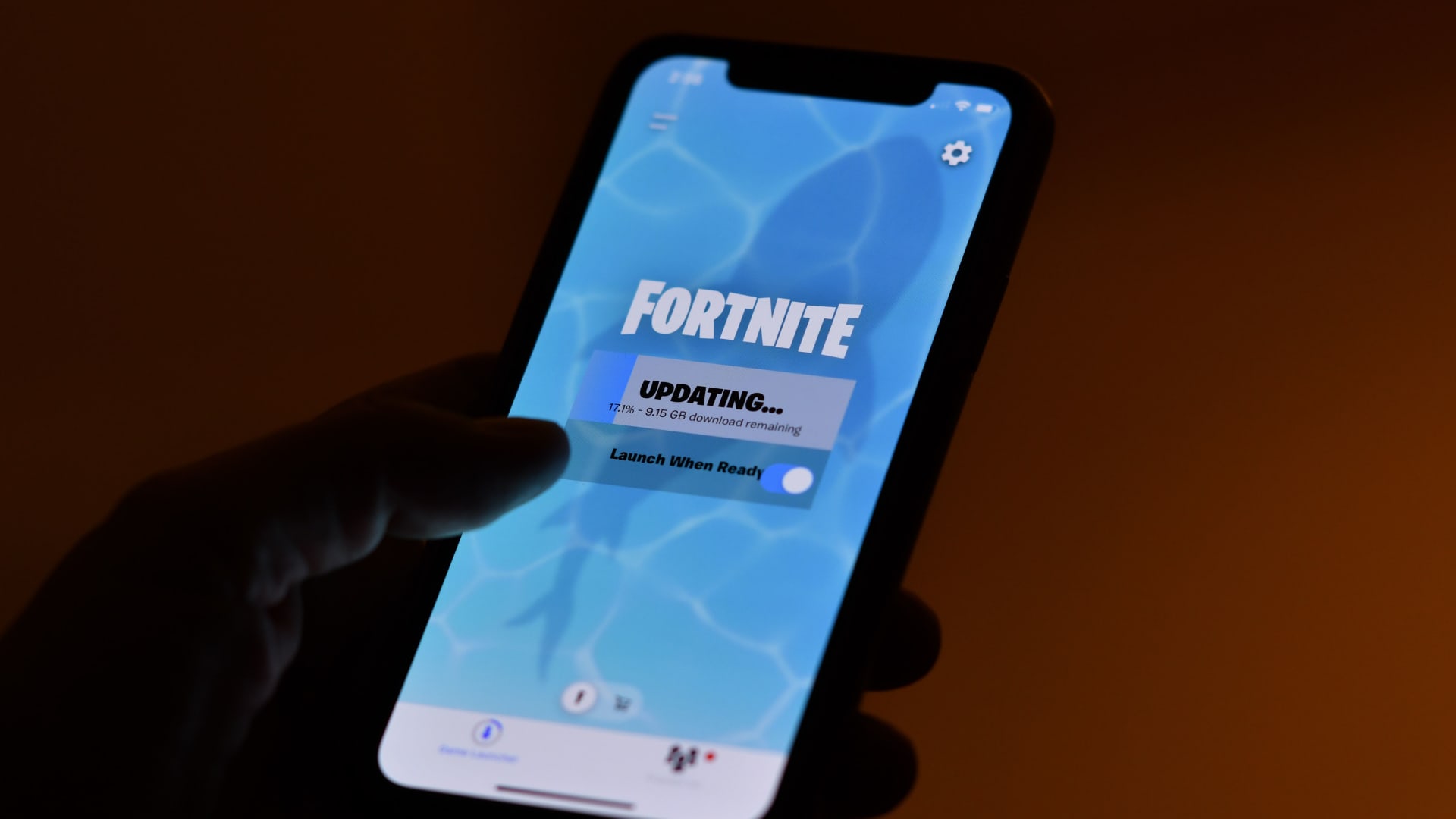 Judge calls on Apple to resolve Fortnite app submission after