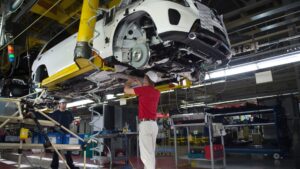 Mercedes Benz to add new vehicle to Alabama plant amid Trump