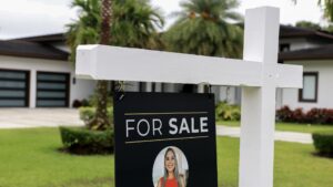 Mortgage rates cross back over 7 after US credit downgrade