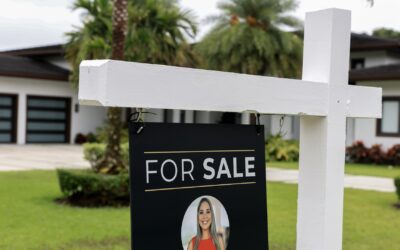 Mortgage rates cross back over 7% after U.S. credit downgrade