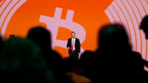 Saylor bitcoin buying strategy exploding but Wall Street skeptical