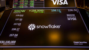 Snowflake shares soar as revenue tops 1 billion for first