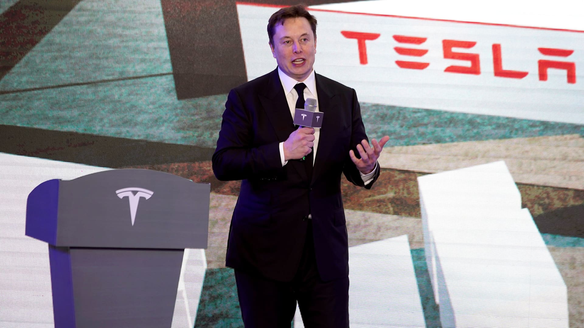Tesla limits investors ability to sue over breach of fiduciary