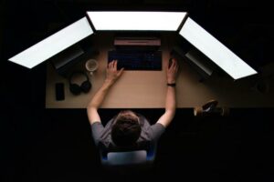 Two professional day traders plead guilty to insider dealing following