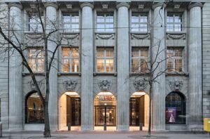 UBS on track to complete integration of Credit Suisse by