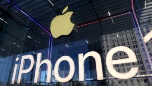 Apple Samsung smartphone growth cut due to tariffs Analysts