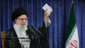 Iran threatens irreparable damage if US enters Israel conflict