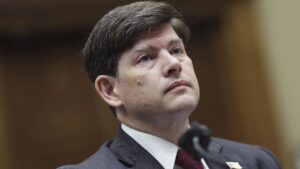 Republican FCC commissioner Simington will step down this week