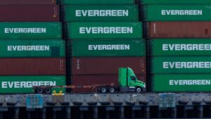 Retail executives expect Trump to drop tariffs.j