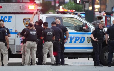 Mass shooting at Manhattan skyscraper leaves 5 dead, including gunman