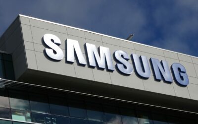 Samsung Q2 profit more than halves on chip slump