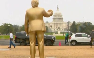 Golden Trump statue with Bitcoin was installed outside Capitol before Fed rate decision