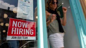Seasonal hiring 2025 to fall to lowest level since 2009