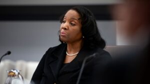 Trump admin asks Supreme Court to allow Fed governor Lisa