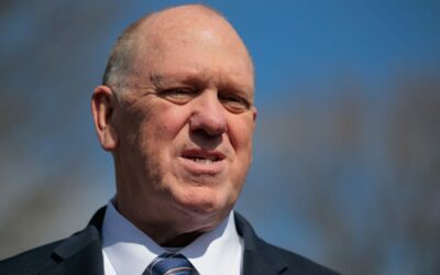 White House stands by Homan amid FBI cash reports