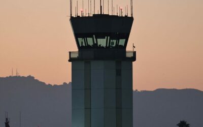 Airlines tell passengers to prepare for delays