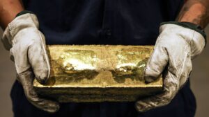 Gold prices keep rising and jewelry companies are sounding the