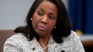 Supreme Court lets Fed Governor Lisa Cook keep job pending
